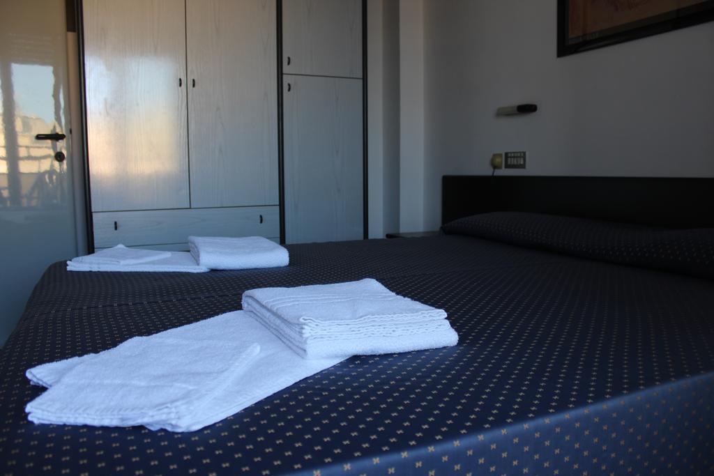 Hotel Grand Meeting リミニ エクステリア 写真