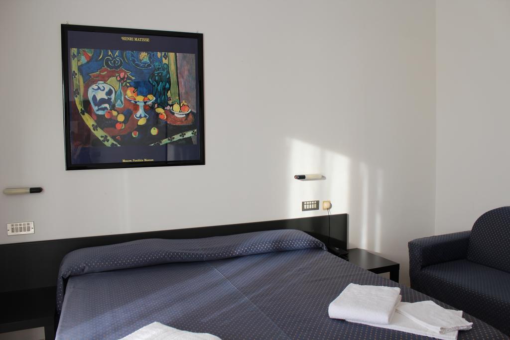 Hotel Grand Meeting リミニ エクステリア 写真